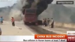 ჩინეთში ტურისტულ ავტობუსში 35 ადამიანი ცოცხლად დაიწვა