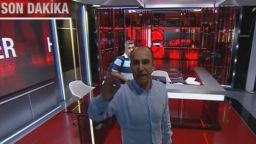 ამბოხებულებმა CNN Turk-ის შენობა დაიკავეს